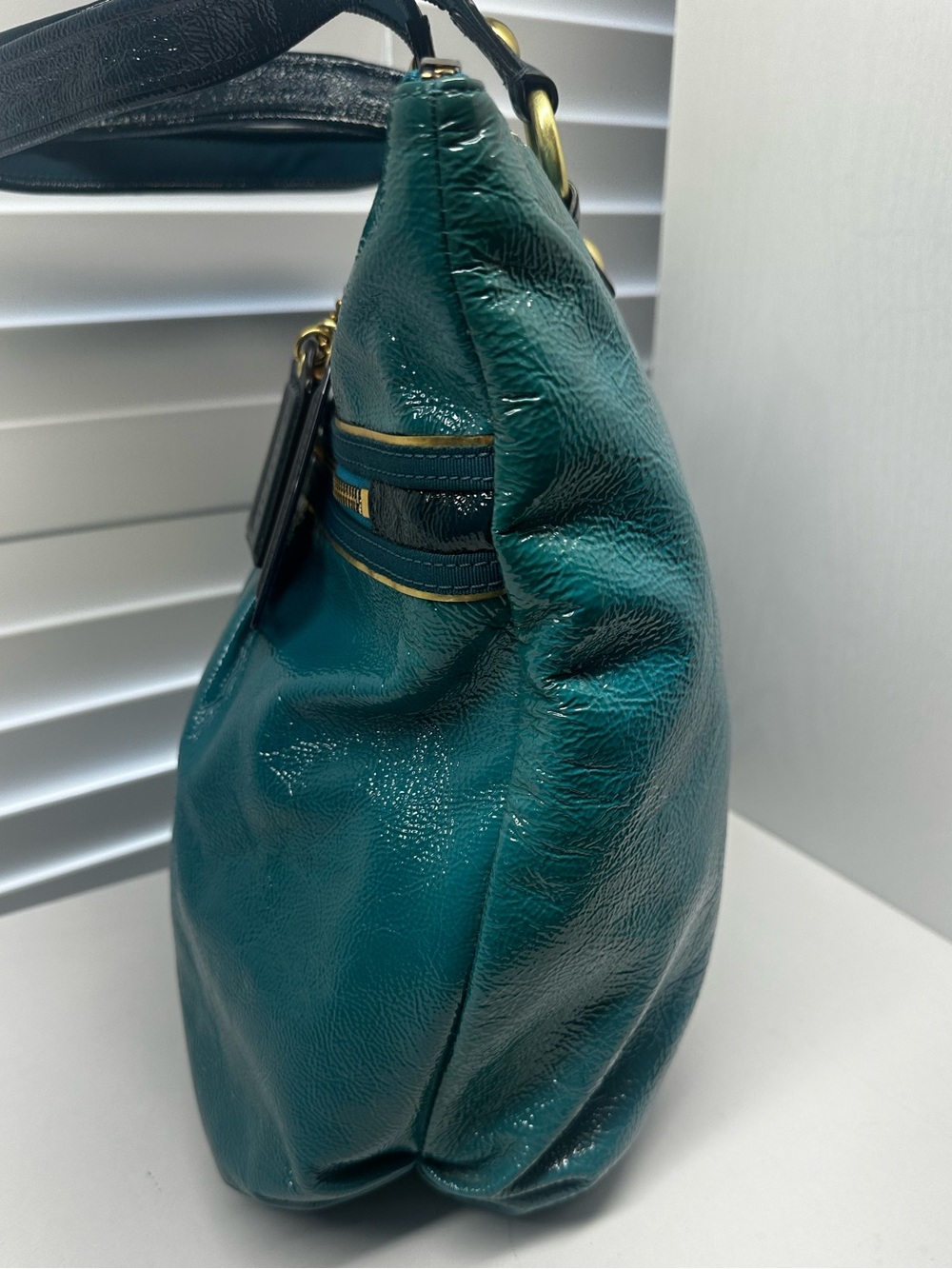 Coach Poppy Daisy “ Liquid Gloss” Pocket Tote - Picture 6 of 16